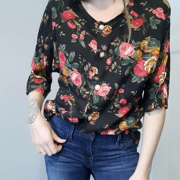 Vintage floral patterned button up blouse - Picture 4 of 5